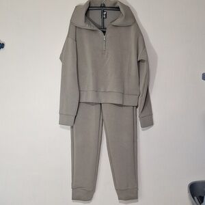 Avia Women's Gray Quarter  Zip-Up Pull Over Top And Matching Joggers